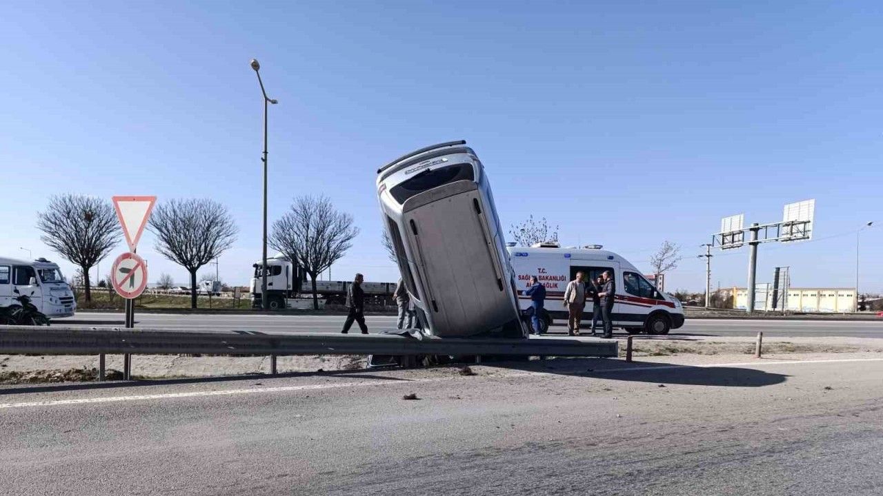 Trafik kazası fizik yasalarını sorgulatıyor.