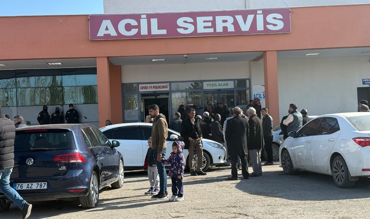 Zincirleme trafik kazası: 2 polis, 4 kişi yaralandı!