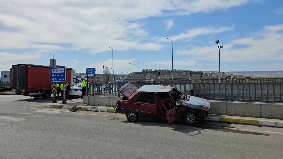 Çorum'da kaza sonucu 2 kişi yaralandı.