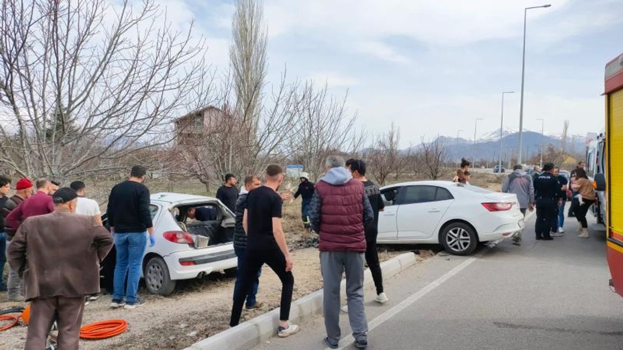 Isparta'da kaza: 2 ölü, 3 yaralı