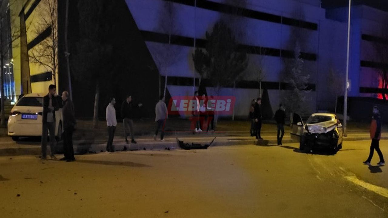 Kavşak Kazasında 2 Kişi Yaralandı!
