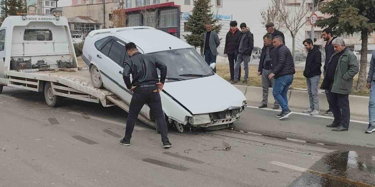 Erciş'te meydana gelen trafik kazasında bir kişi yaralandı.