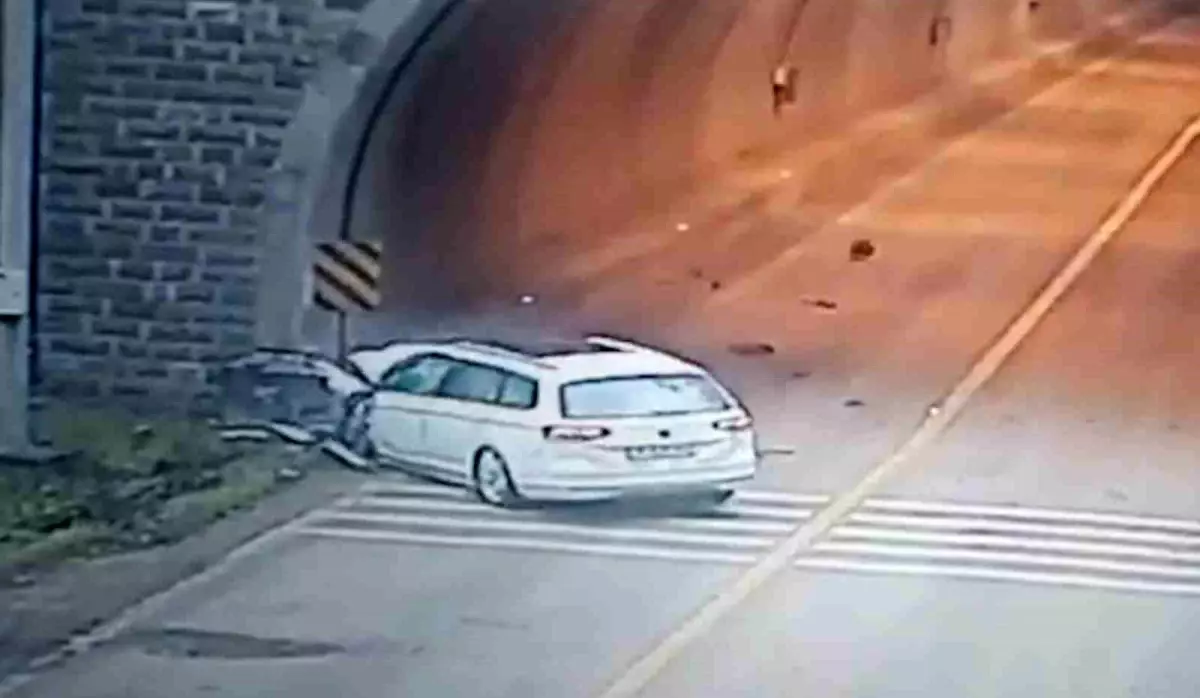 Karabük'te trafik kazasında bir kişi hayatını kaybetti, 2 kişi yaralandı.
