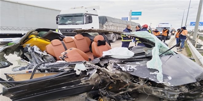 Amasya'da trafik kazasında 2 çocuk dahil 5 kişi yaralandı.