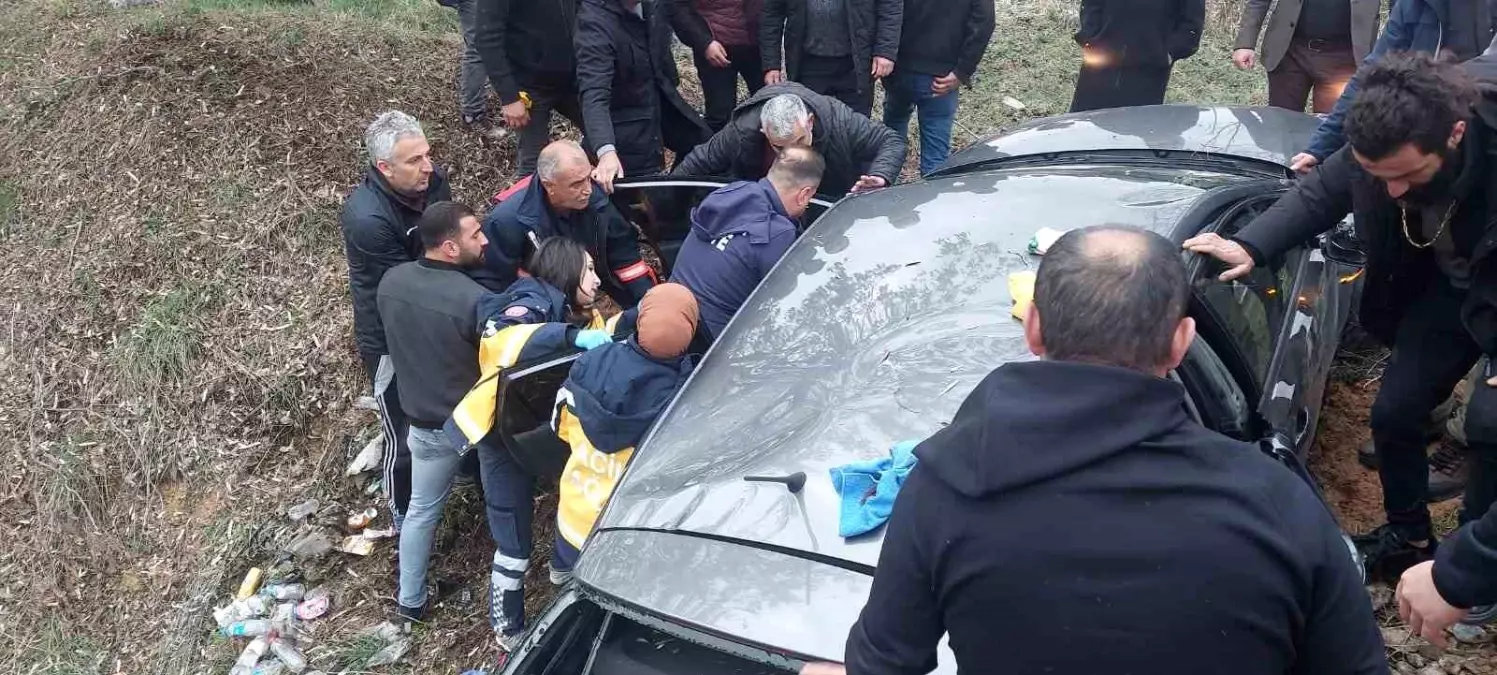 Malatya'da Trafik Kazasında Boksör Hatice Akbaş'ın Kardeşi Yaralandı, Arkadaşı Hayatını Kaybetti