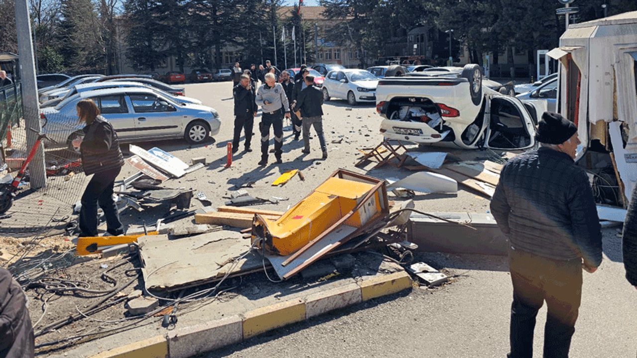 Eskişehir'de büyük bir kaza meydana geldi, yaralılar var.
