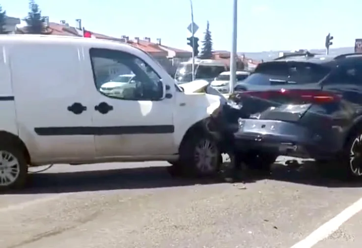 Tekirdağ'da meydana gelen trafik kazasında 3 kişi yaralandı.