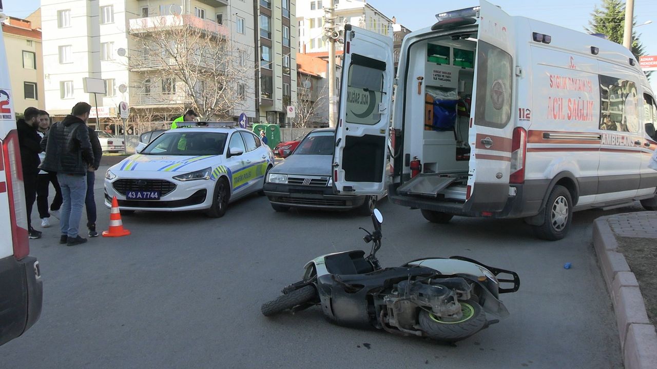 Korkunç kazada komşu anne ve kızı yaralandı.