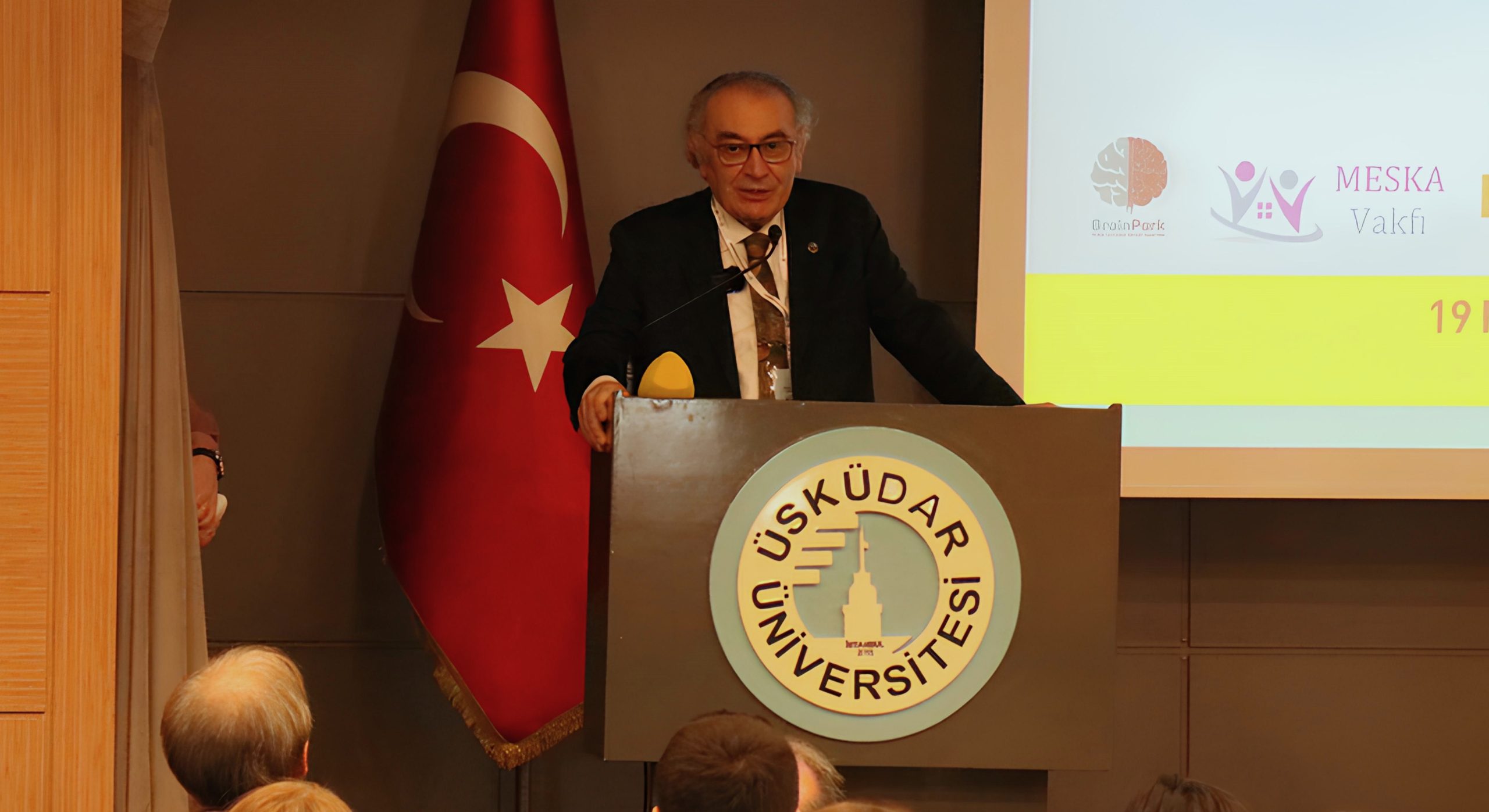 Prof. Dr. Nevzat Tarhan'a göre, trafik kazaları öfke kontrolü eğitimi ile yüzde 50'den fazla azalabilir.