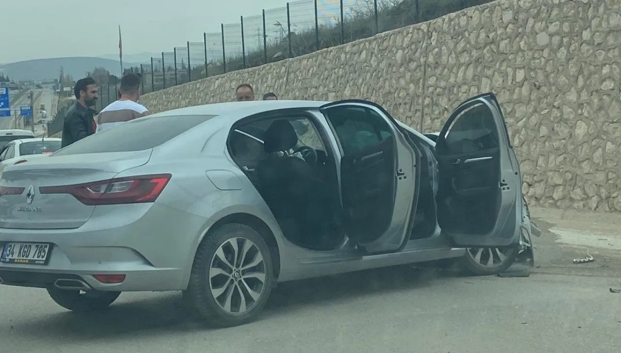 Bilecik’te meydana gelen trafik kazasında 4 kişi yaralandı