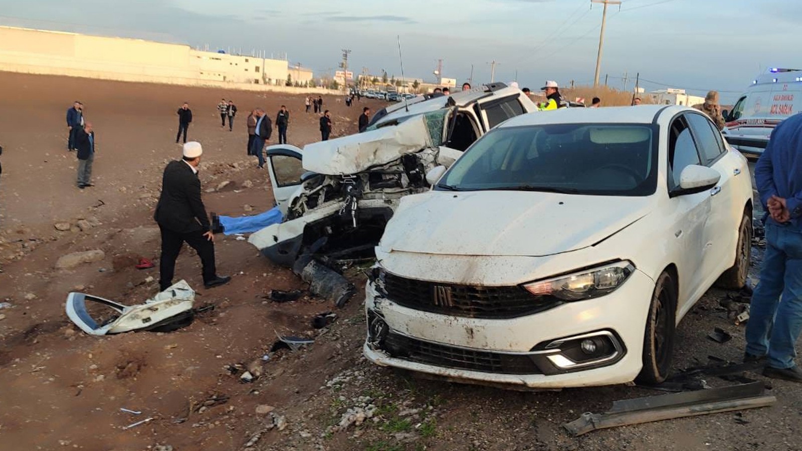 Diyarbakır'da zincirleme trafik kazası: Ölüler ve yaralılar var