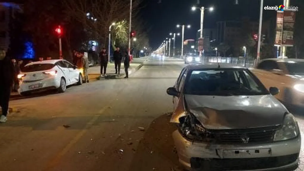 Elazığ'da Trafik Kazası: 2 Otomobil Çarpıştı, 2 Kişi Yaralandı!