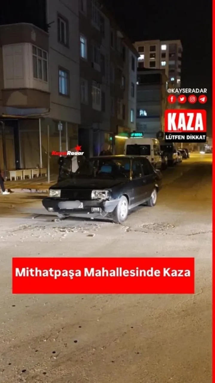 Mithatpaşa Mahallesinde maddi hasarlı trafik kazası meydana geldi