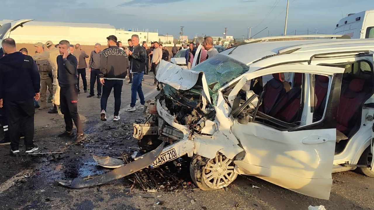 SON DAKİKA... Diyarbakır'da katliam gibi kaza, çok sayıda ölü ve yaralı var