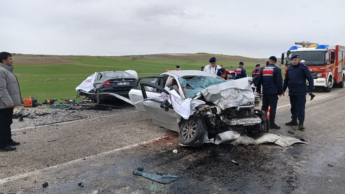 Ankara'da trafik kazasında 6 kişi hayatını kaybetti, 3 kişi ağır yaralı