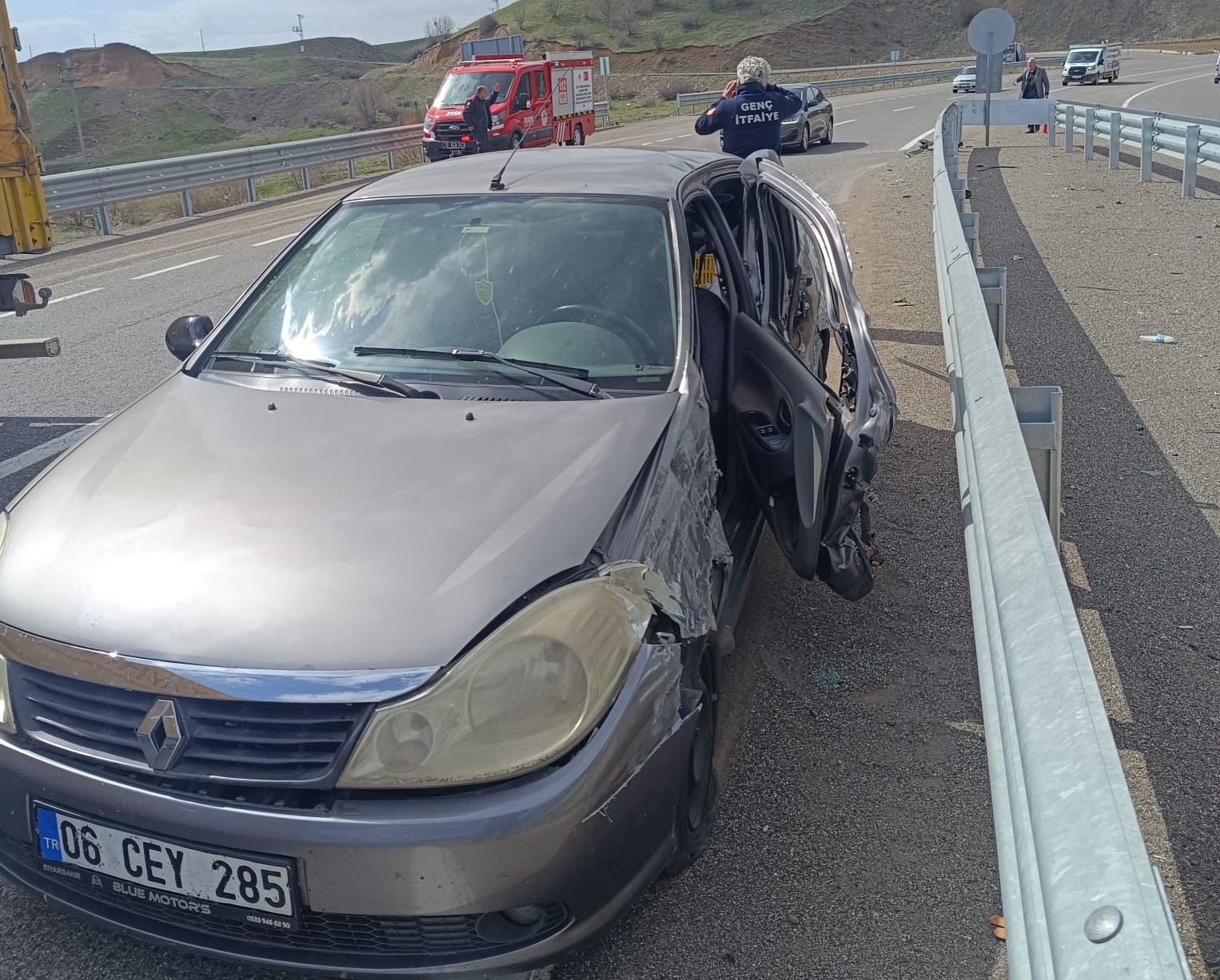 Bingöl’de Maddi Hasarlı Trafik Kazası: 5 Yaralı