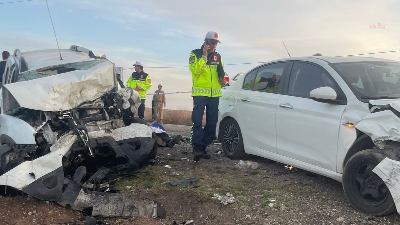 Diyarbakır’da zincirleme trafik kazası: 1'i bebek 6 yaralı