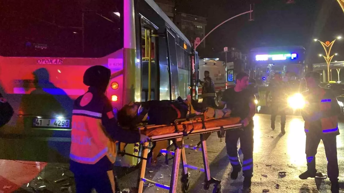 Gebze'de Trafik Kazası: 3 Yaralı