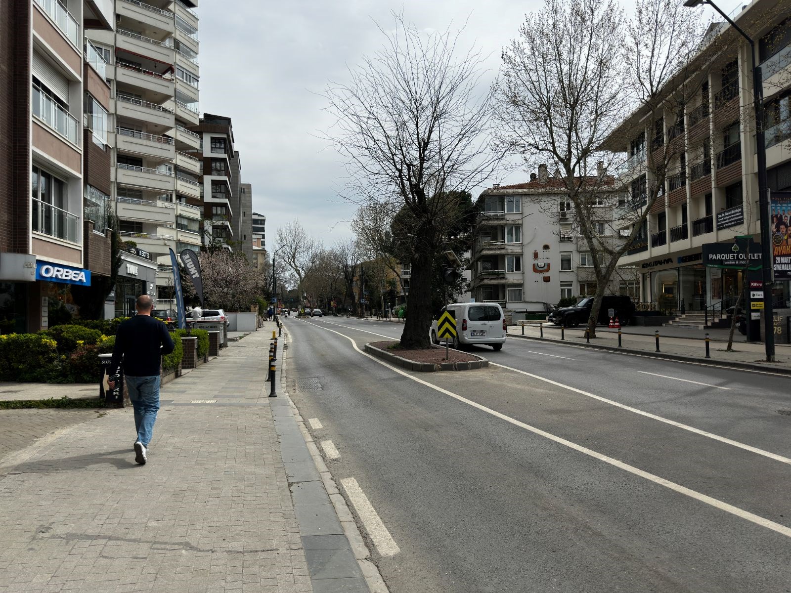 Kadıköy'de tehlikeli cadde: Aynı noktada sürekli kaza oluyor