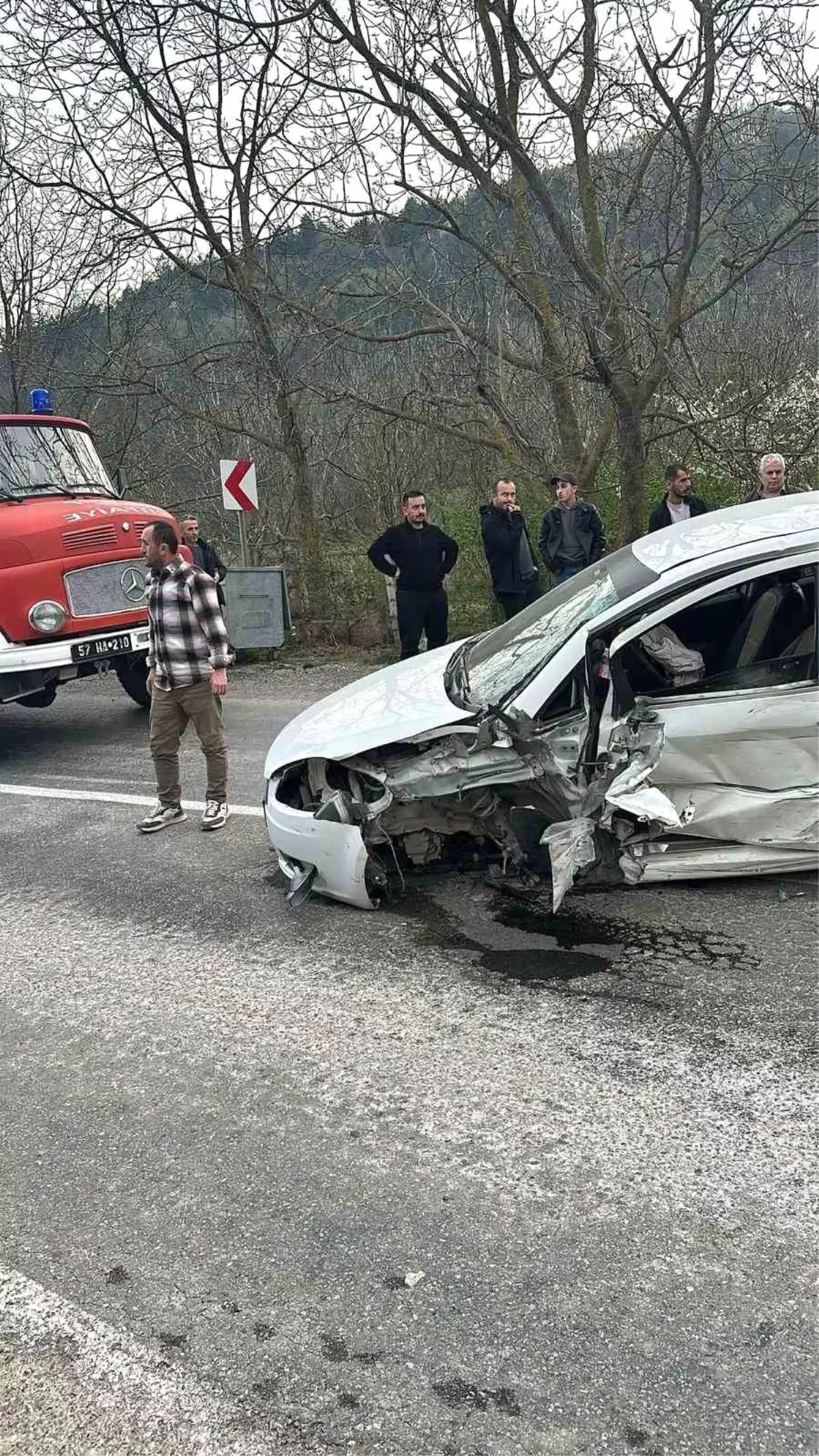 Türkeli'de Trafik Kazası: 7 Yaralı