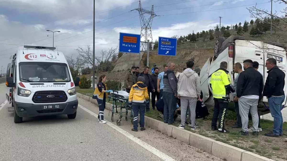 Elazığ'da Trafik Kazası: Sürücü Yaralandı