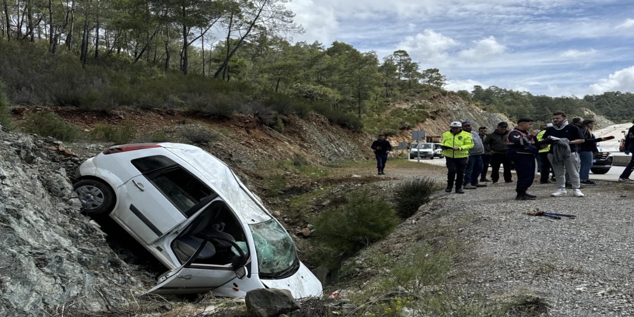 Fethiye’de trafik kazasında üç kişi yaralandı