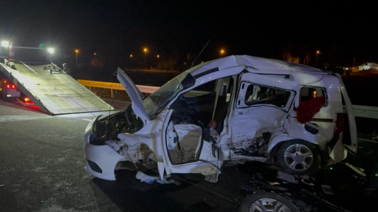 Trafik kazası: 2 ölü, 5 yaralı