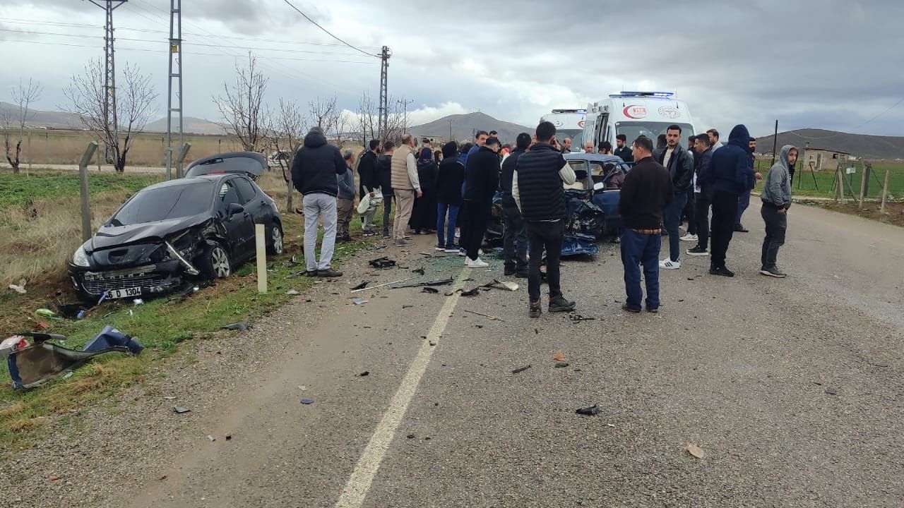 Afşin’de Trafik Kazası: 4 Yaralı