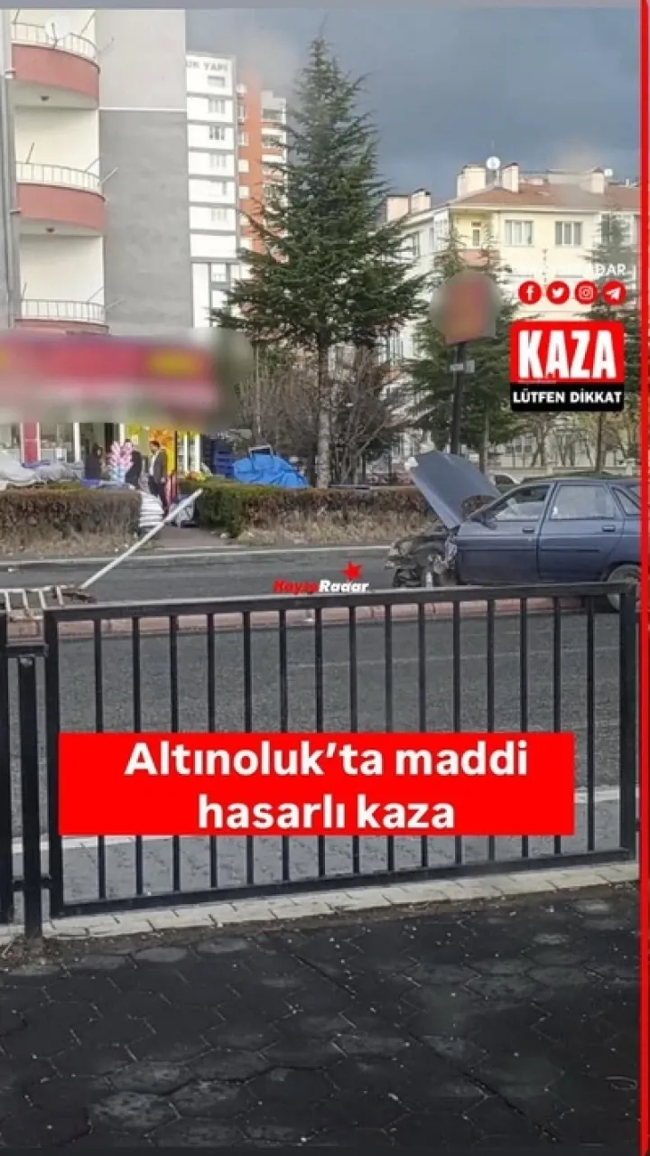 Altınoluk’ta maddi hasarlı trafik kazası meydana geldi