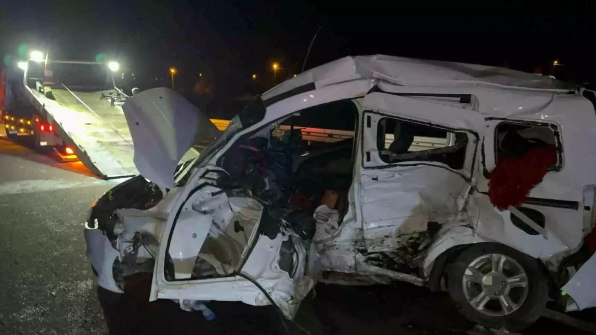 Kars'ta Trafik Kazası: 2 Ölü, 5 Yaralı