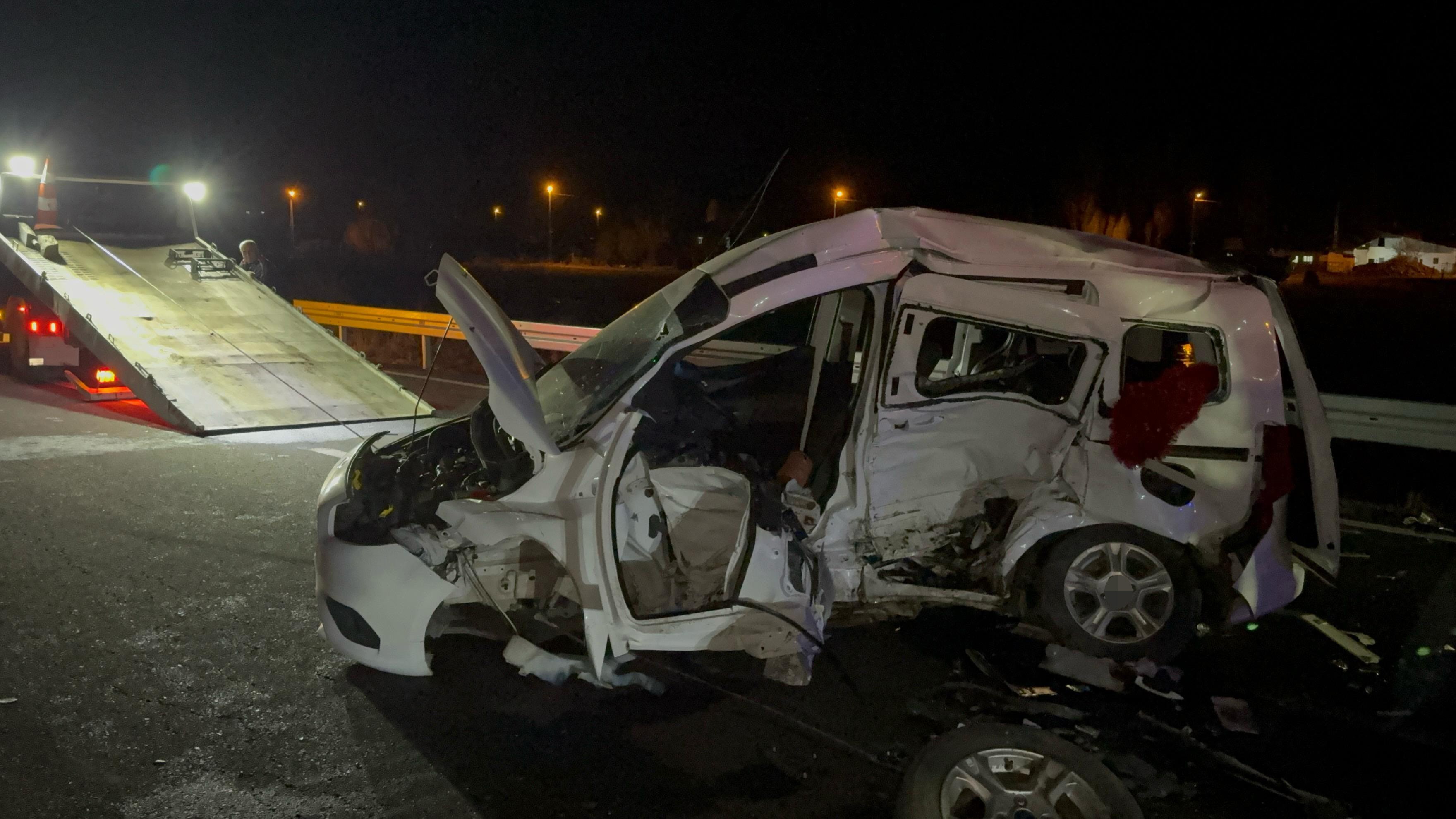 Sarıkamış'ta feci kaza: 2 ölü, 5 yaralı