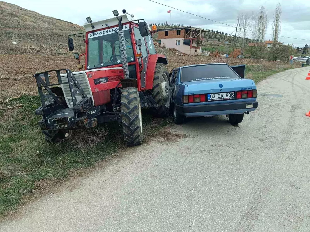 Afyonkarahisar'da Trafik Kazası: 3 Yaralı