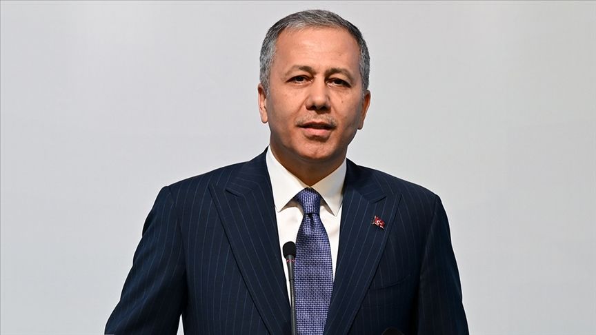 Bakan Yerlikaya: Ramazan Bayramı tatilinin 2'nci günü 709 trafik kazası meydana geldi.