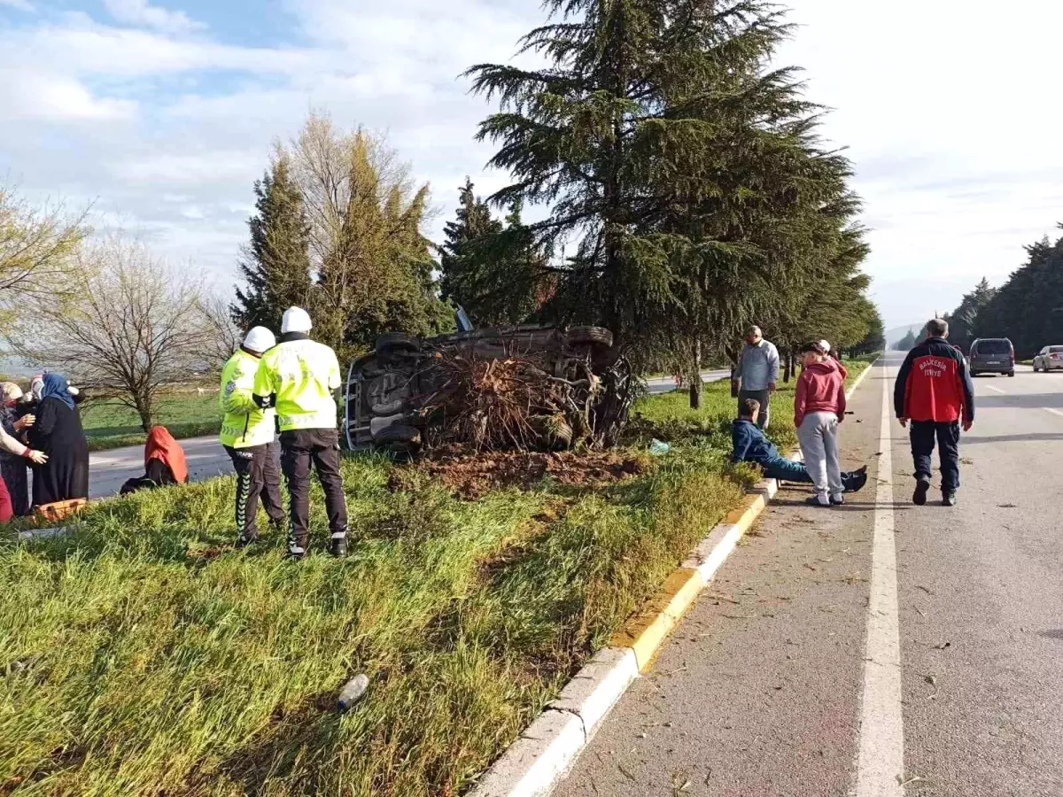 Balıkesir'de Tek Taraflı Trafik Kazası: 5 Yaralı