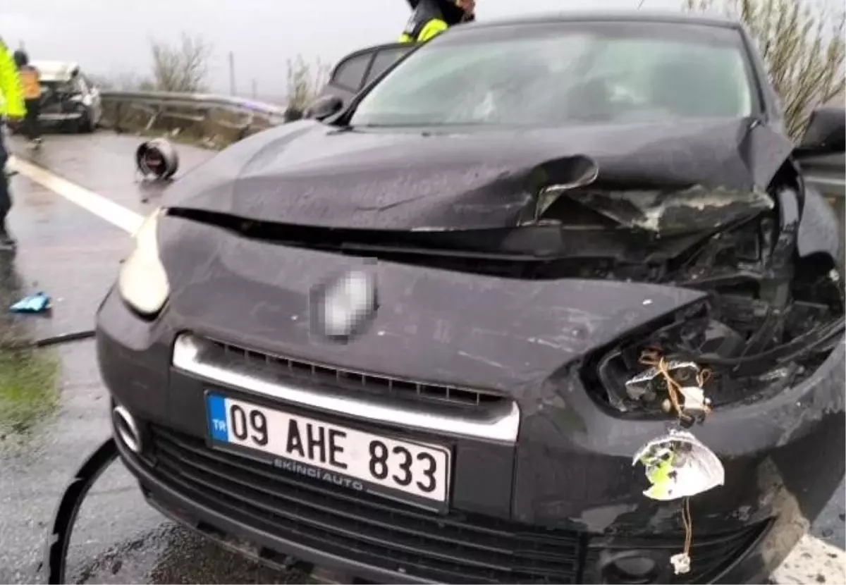 Balıkesir'de Zincirleme Trafik Kazası: 2 Ölü, 4 Yaralı
