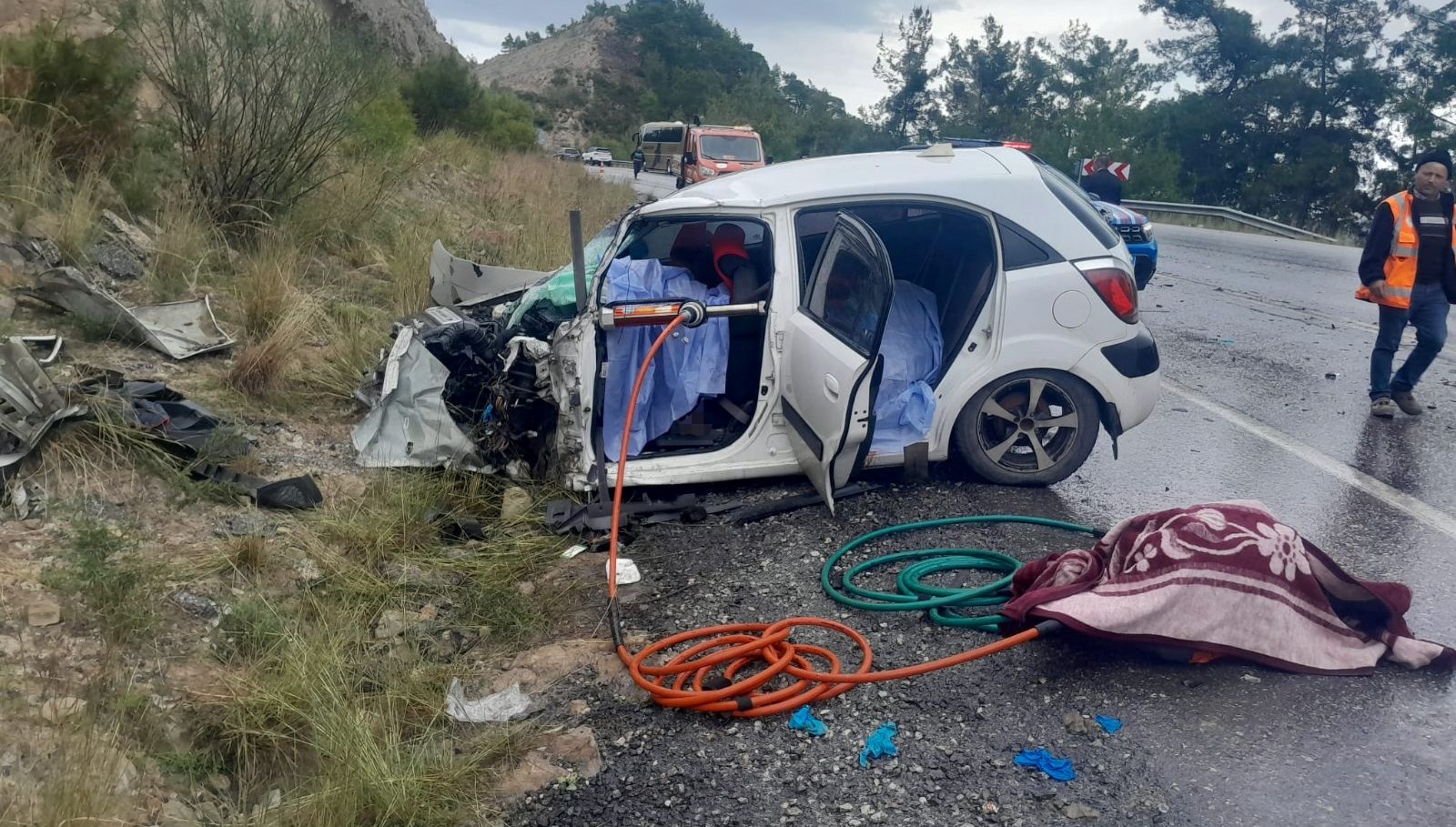 Bayram günü feci kaza: Aynı aileden iki ölü