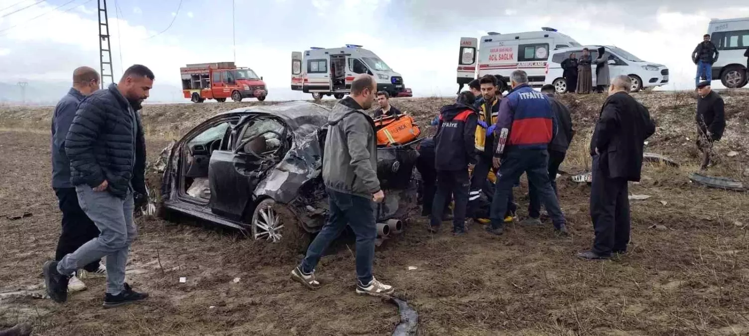 Hakkari'de Trafik Kazası: 1 Ölü, 3 Yaralı