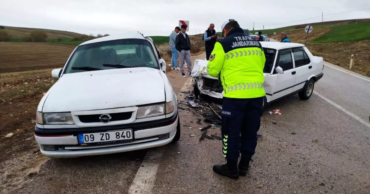 Isparta'da Trafik Kazası: 5 Yaralı