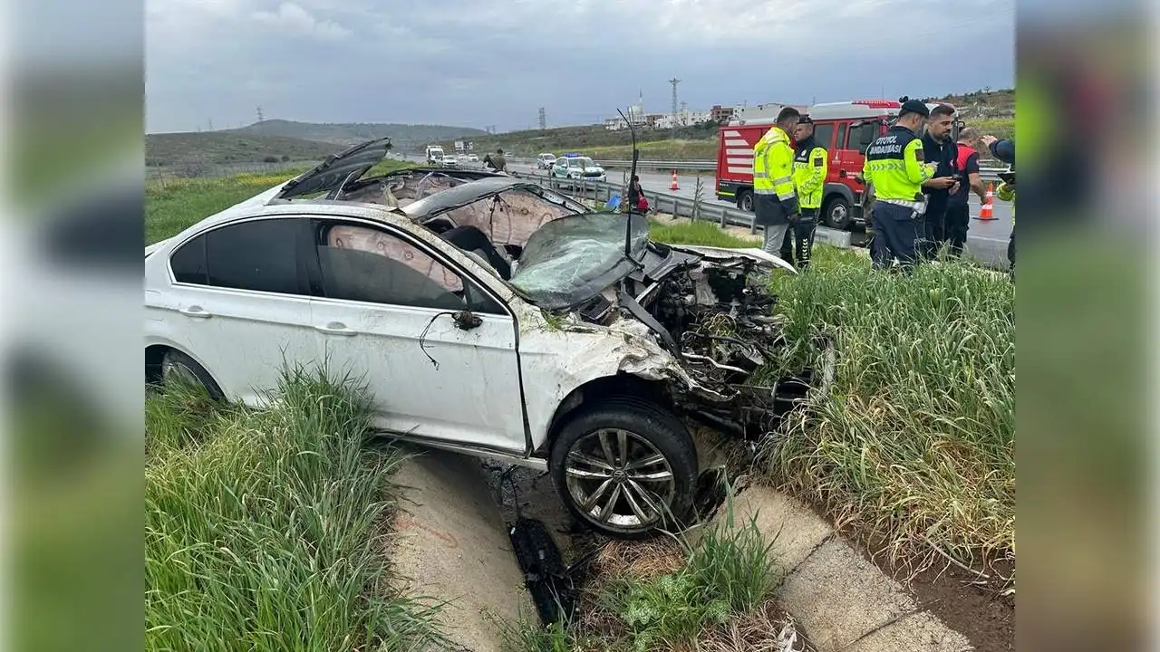 İzmir'de feci trafik kazası!