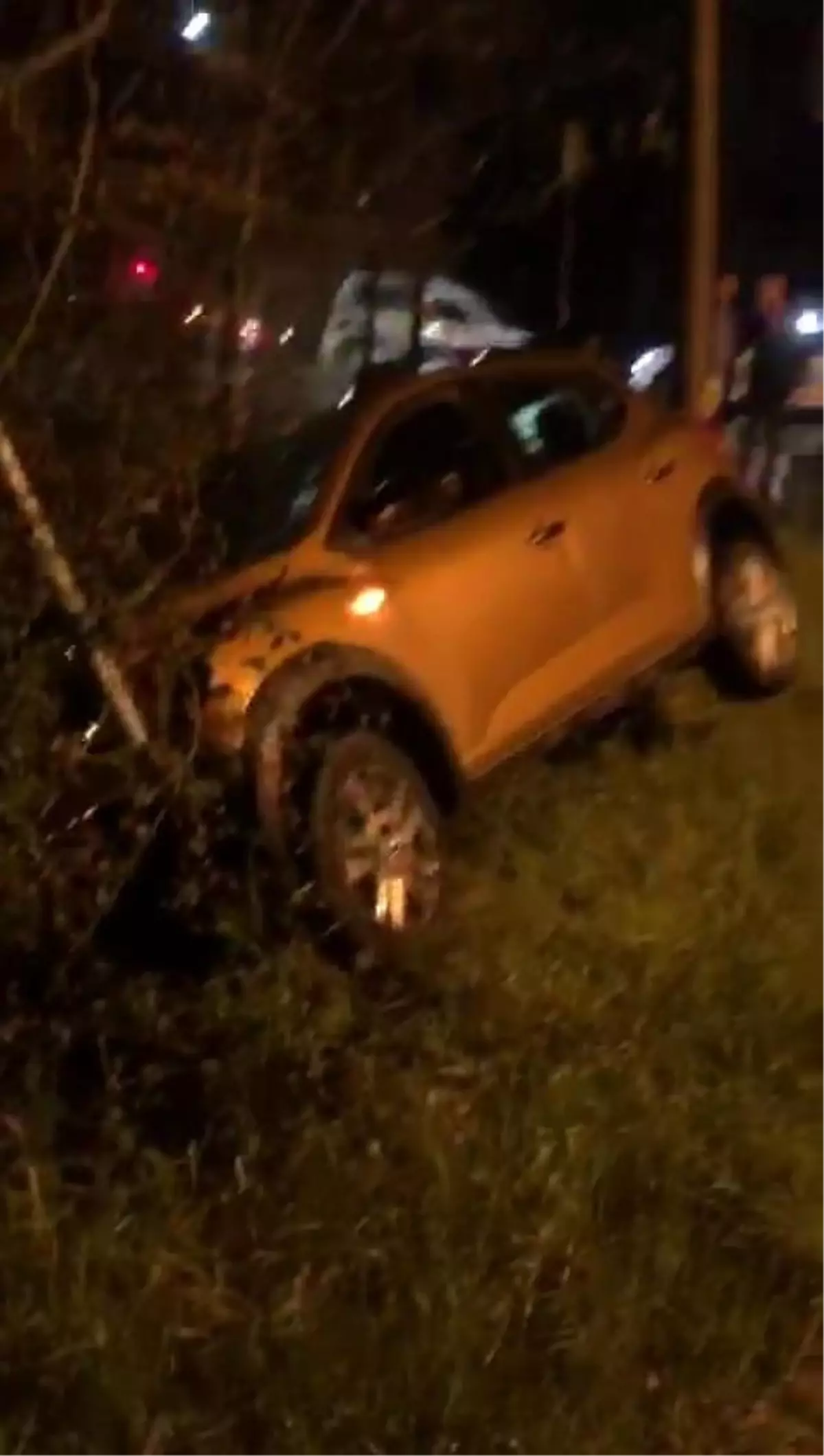 Kartepe'de Trafik Kazası: 2 Yaralı