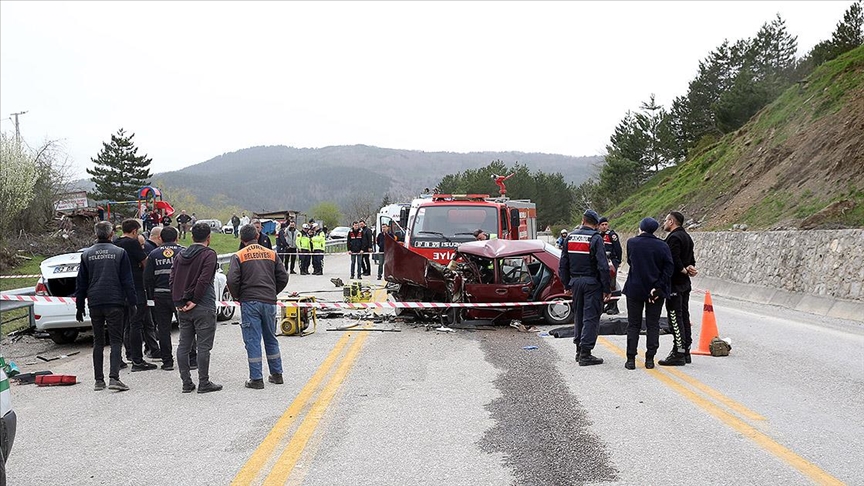 Kastamonu'da trafik kazasında 3 kişi öldü, 4 kişi yaralandı.