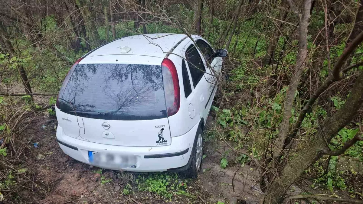 Bandırma'da trafik kazasında sürücü hafif şekilde yaralandı.