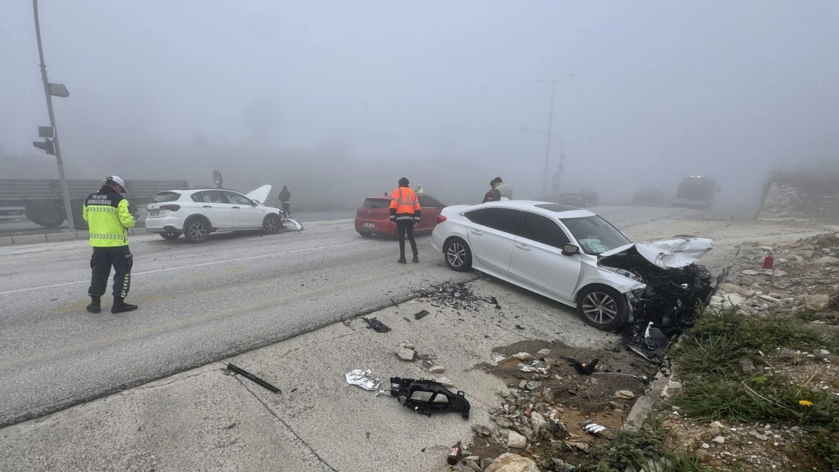 Düzce'de trafik kazasında 6 kişi yaralandı.