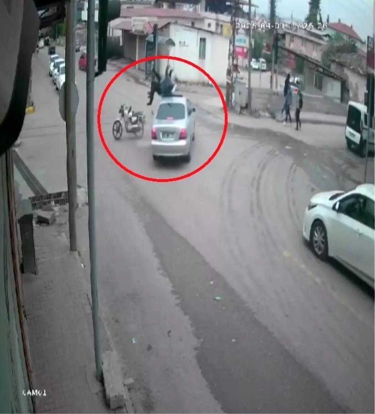 Reyhanlı'da Motorsiklet Kaza Geçirdi