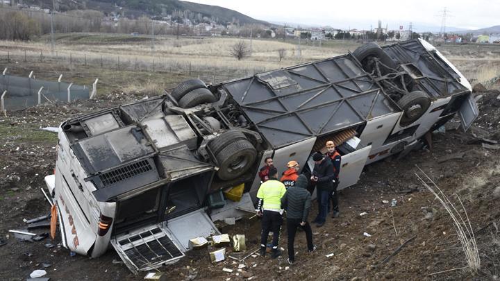 Trafik kazalarında 4 günde 34 kişi hayatını kaybetti, açıklaması Bakan Yerlikaya'ya ait.