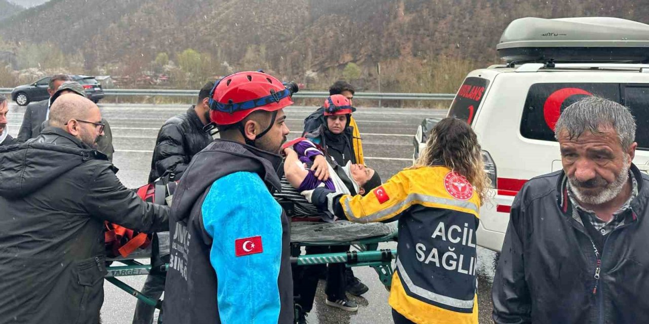 Bingöl’de 5 kişi trafik kazasında yaralandı.