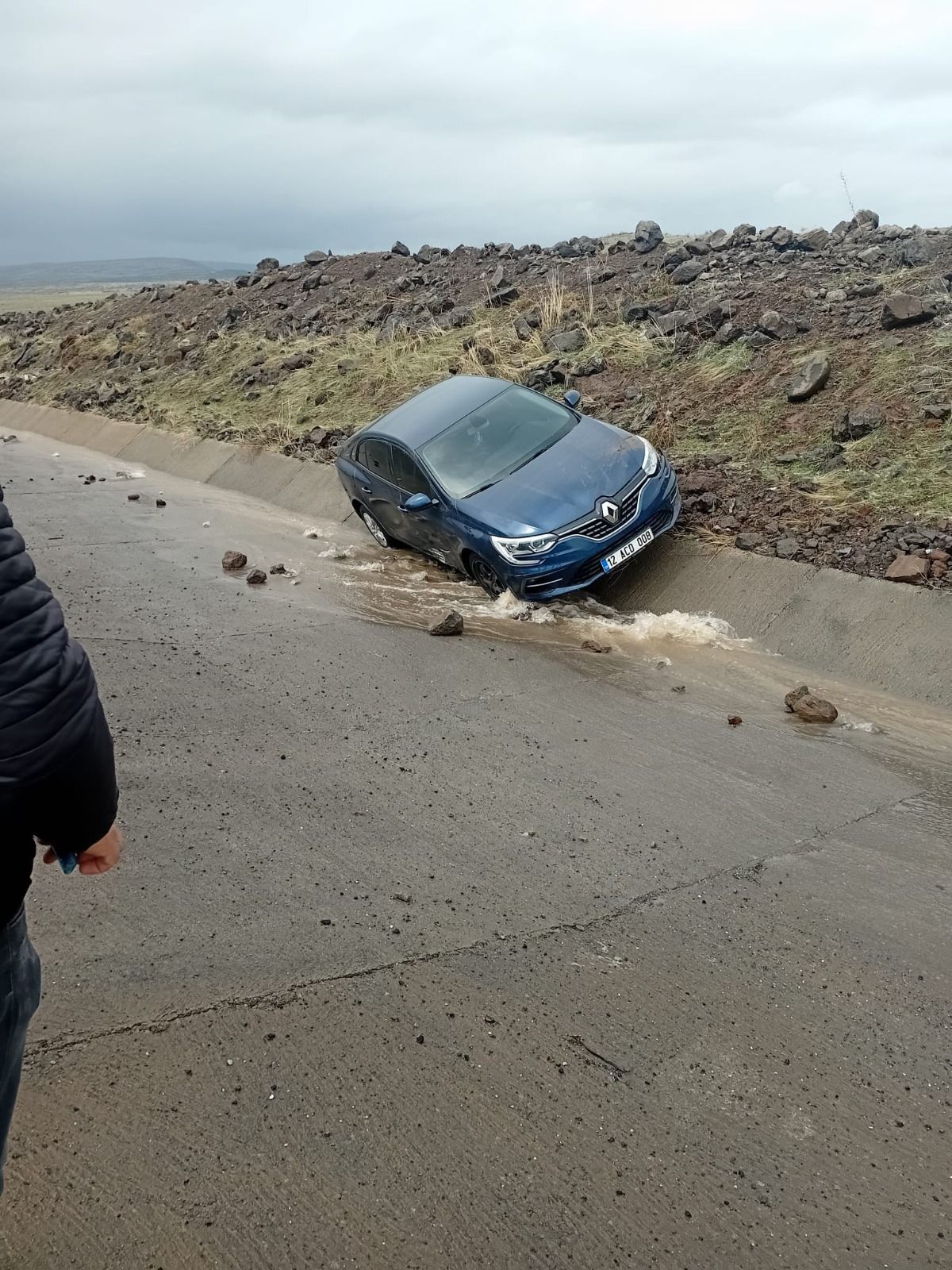 Elazığ ile Bingöl arasındaki yolunda kaza oldu.