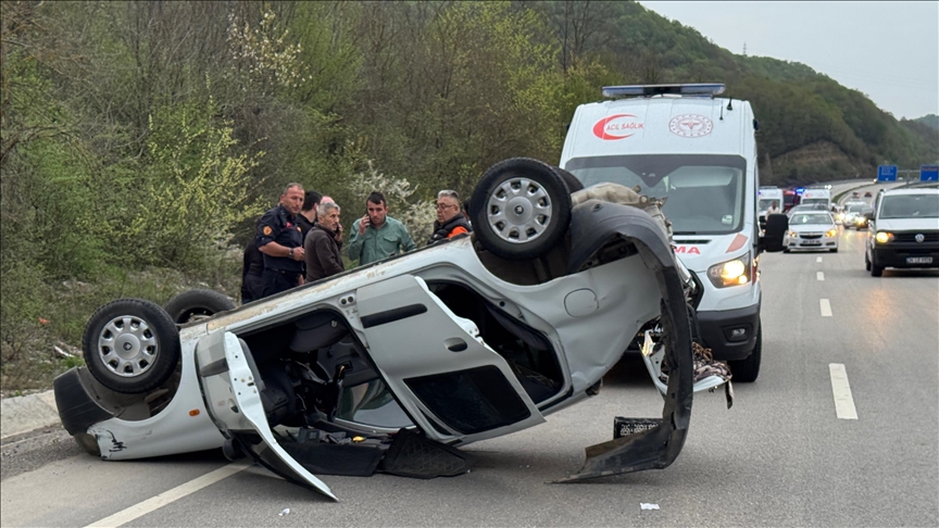 Bayram tatilinin başlangıcında trafik kazalarında 34 kişi öldü.