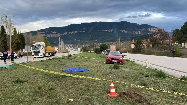 Bingöllü aile, Karabük'te kaza sonucu yaşamını yitirdi.