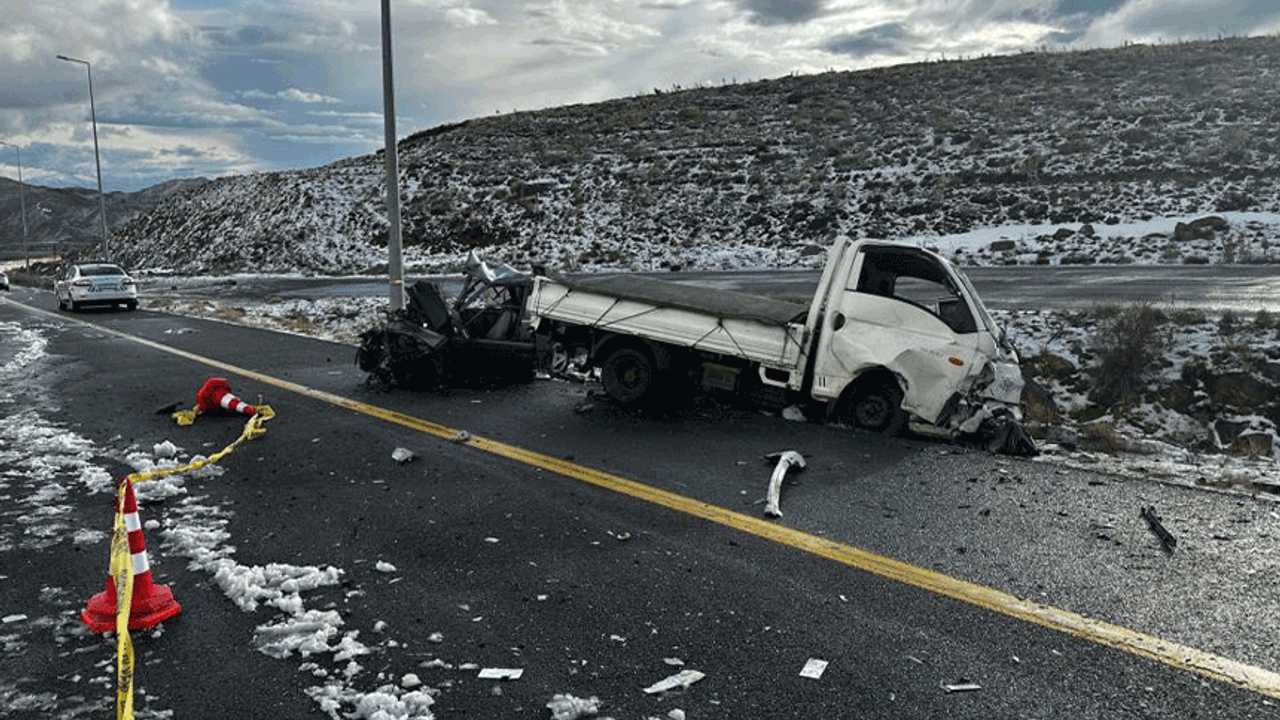Kayseri'de trafik kazasında 1 kişi hayatını kaybetti, 1 kişi yaralandı.